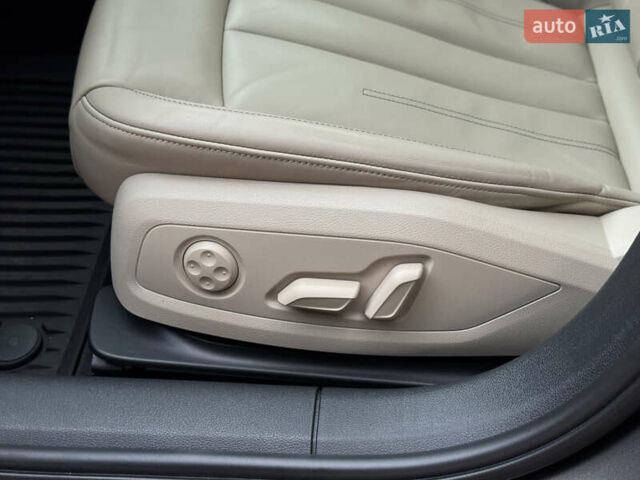 Ауді А4 2020 у Києві на Automoto.ua Сірий Ауді А4, об'ємом двигуна 1.98 л та пробігом 72 тис. км за 31499 $, фото 12 на Automoto.ua