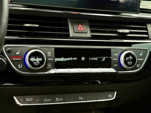 Сірий Ауді А4, об'ємом двигуна 2 л та пробігом 23 тис. км за 35900 $, фото 18 на Automoto.ua