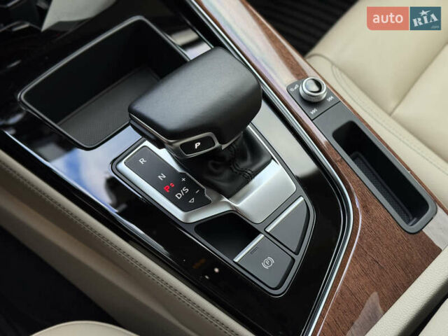 Ауді А4 2020 у Києві на Automoto.ua Сірий Ауді А4, об'ємом двигуна 1.98 л та пробігом 72 тис. км за 31499 $, фото 23 на Automoto.ua