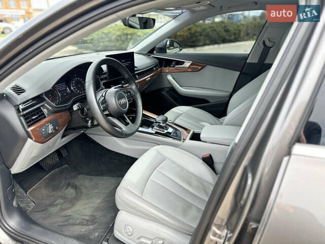Сірий Ауді А4, об'ємом двигуна 2 л та пробігом 52 тис. км за 23200 $, фото 13 на Automoto.ua