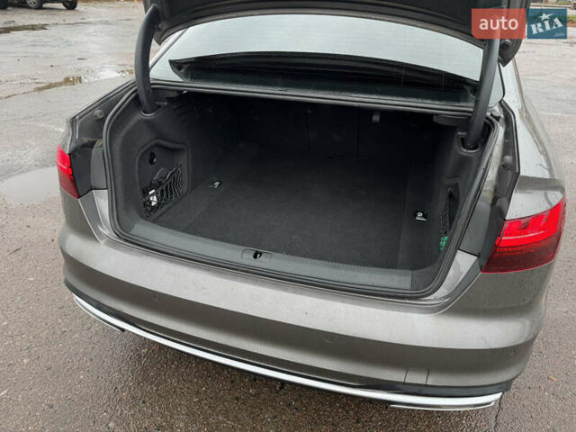 Сірий Ауді А4, об'ємом двигуна 1.98 л та пробігом 32 тис. км за 25500 $, фото 11 на Automoto.ua
