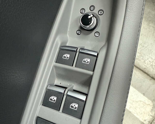 Серый Ауди А4, объемом двигателя 1.98 л и пробегом 26 тыс. км за 55500 $, фото 48 на Automoto.ua