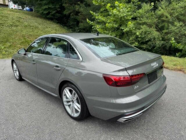 Ауди А4 2023 в Одессе на Automoto.ua Серый Ауди А4, объемом двигателя 2 л и пробегом 24 тыс. км за 12500 $, фото 3 на Automoto.ua