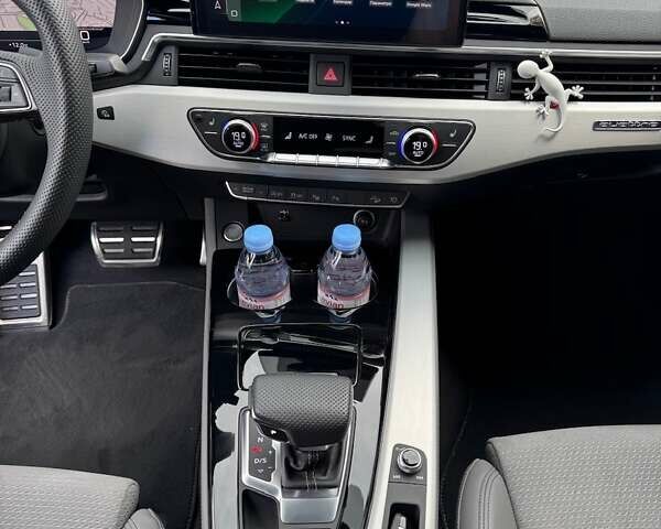 Ауди А4 2023 в Киеве на Automoto.ua Серый Ауди А4, объемом двигателя 2 л и пробегом 28 тыс. км за 54000 $, фото 41 на Automoto.ua