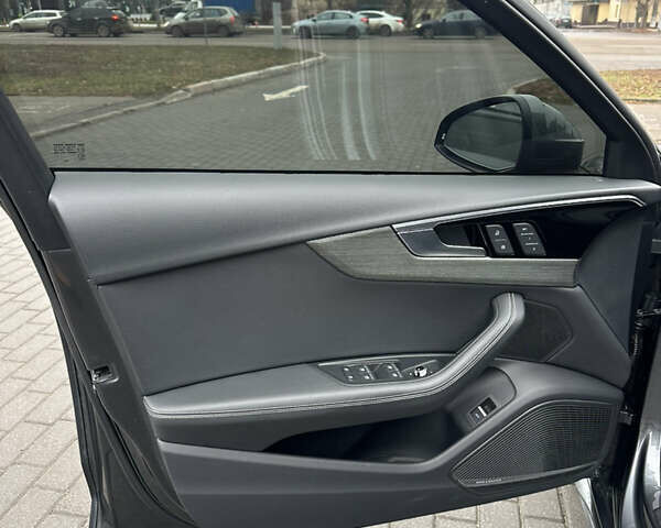 Сірий Ауді А4, об'ємом двигуна 1.98 л та пробігом 48 тис. км за 33000 $, фото 13 на Automoto.ua