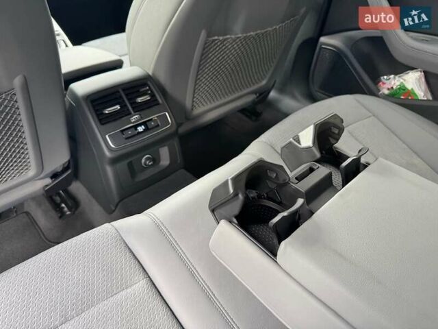 Ауди А4 2023 в Киеве на Automoto.ua Серый Ауди А4, объемом двигателя 2 л и пробегом 28 тыс. км за 54000 $, фото 76 на Automoto.ua
