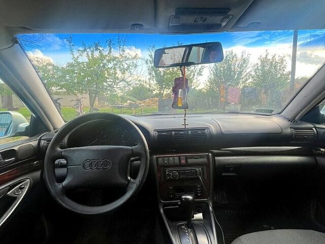 Серый Ауди А4, объемом двигателя 1.9 л и пробегом 380 тыс. км за 3500 $, фото 2 на Automoto.ua