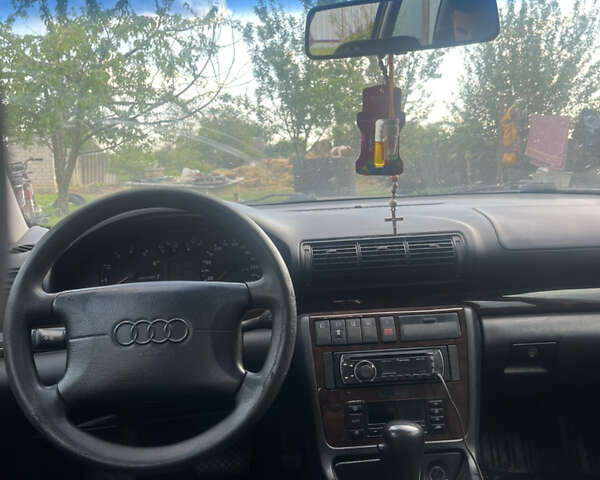 Серый Ауди А4, объемом двигателя 1.9 л и пробегом 380 тыс. км за 3500 $, фото 5 на Automoto.ua