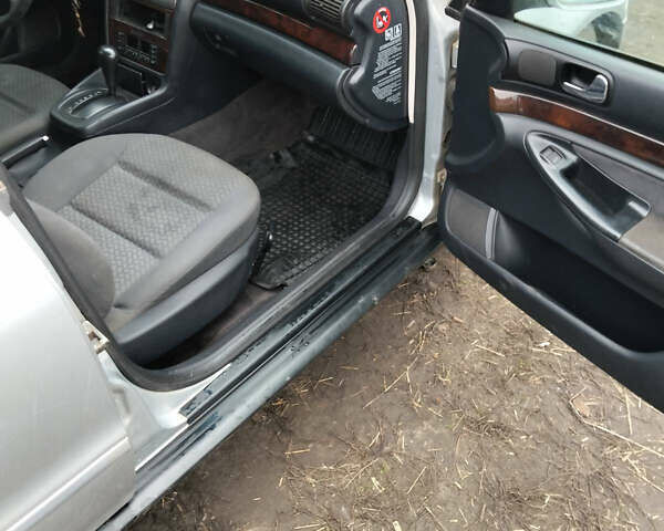 Серый Ауди А4, объемом двигателя 1.9 л и пробегом 380 тыс. км за 3500 $, фото 2 на Automoto.ua