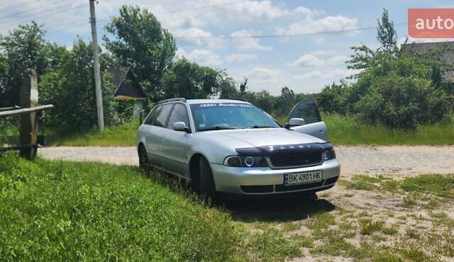 Сірий Ауді А4, об'ємом двигуна 1.78 л та пробігом 418 тис. км за 3300 $, фото 1 на Automoto.ua