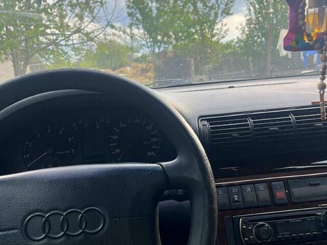 Серый Ауди А4, объемом двигателя 1.9 л и пробегом 380 тыс. км за 3500 $, фото 1 на Automoto.ua