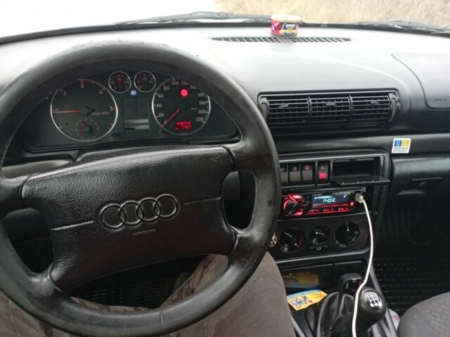 Серый Ауди А4, объемом двигателя 0 л и пробегом 30 тыс. км за 1600 $, фото 5 на Automoto.ua