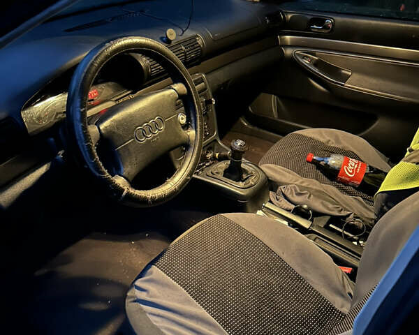 Сірий Ауді А4, об'ємом двигуна 1.9 л та пробігом 374 тис. км за 2950 $, фото 4 на Automoto.ua