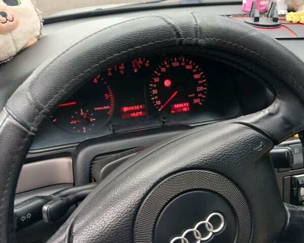 Серый Ауди А4, объемом двигателя 1.9 л и пробегом 388 тыс. км за 3300 $, фото 5 на Automoto.ua