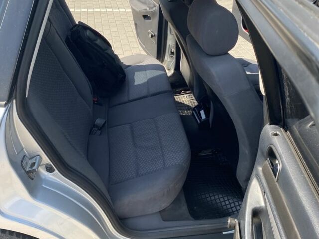 Серый Ауди А4, объемом двигателя 1.6 л и пробегом 280 тыс. км за 2400 $, фото 7 на Automoto.ua