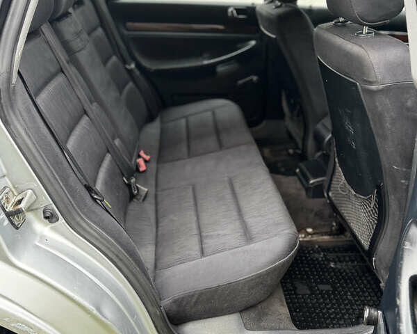 Серый Ауди А4, объемом двигателя 1.9 л и пробегом 400 тыс. км за 2300 $, фото 9 на Automoto.ua