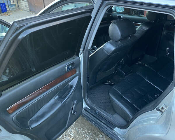 Серый Ауди А4, объемом двигателя 1.9 л и пробегом 412 тыс. км за 3800 $, фото 12 на Automoto.ua