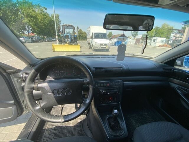 Серый Ауди А4, объемом двигателя 1.6 л и пробегом 280 тыс. км за 2400 $, фото 6 на Automoto.ua