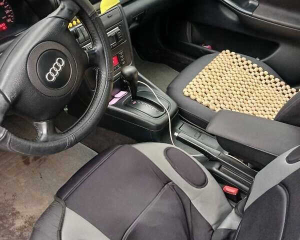 Серый Ауди А4, объемом двигателя 1.9 л и пробегом 388 тыс. км за 3300 $, фото 1 на Automoto.ua