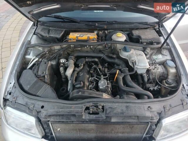 Сірий Ауді А4, об'ємом двигуна 1.9 л та пробігом 325 тис. км за 2999 $, фото 14 на Automoto.ua
