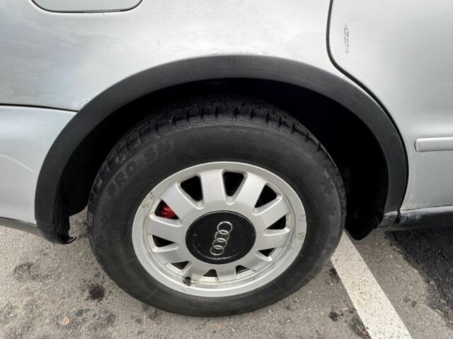 Серый Ауди А4, объемом двигателя 1.8 л и пробегом 320 тыс. км за 2950 $, фото 6 на Automoto.ua