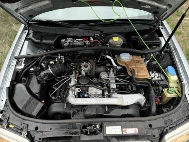 Сірий Ауді А4, об'ємом двигуна 2.5 л та пробігом 390 тис. км за 1350 $, фото 8 на Automoto.ua