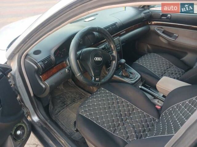 Сірий Ауді А4, об'ємом двигуна 1.9 л та пробігом 325 тис. км за 2999 $, фото 13 на Automoto.ua