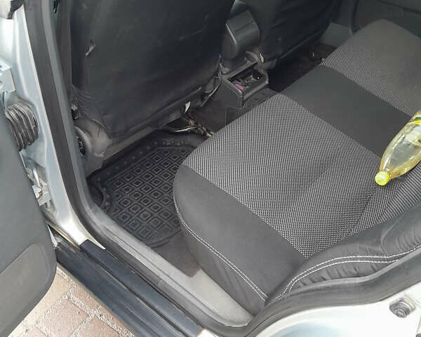 Серый Ауди А4, объемом двигателя 1.8 л и пробегом 411 тыс. км за 2600 $, фото 6 на Automoto.ua