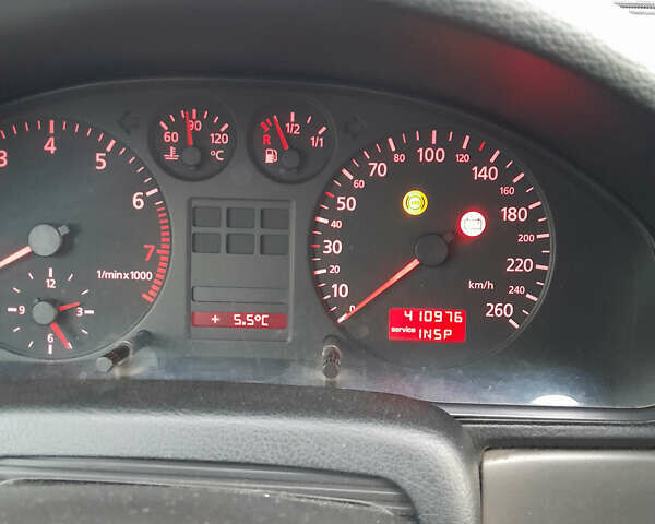 Серый Ауди А4, объемом двигателя 1.8 л и пробегом 411 тыс. км за 2600 $, фото 2 на Automoto.ua