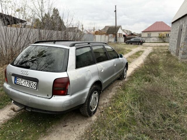 Сірий Ауді А4, об'ємом двигуна 2.5 л та пробігом 390 тис. км за 1350 $, фото 4 на Automoto.ua