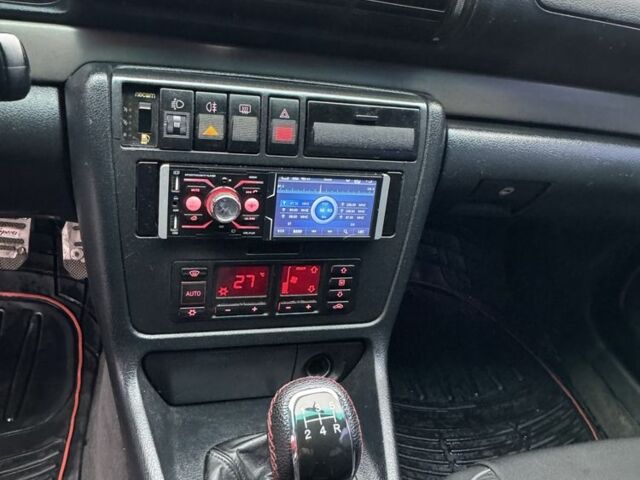 Серый Ауди А4, объемом двигателя 1.8 л и пробегом 320 тыс. км за 2950 $, фото 11 на Automoto.ua