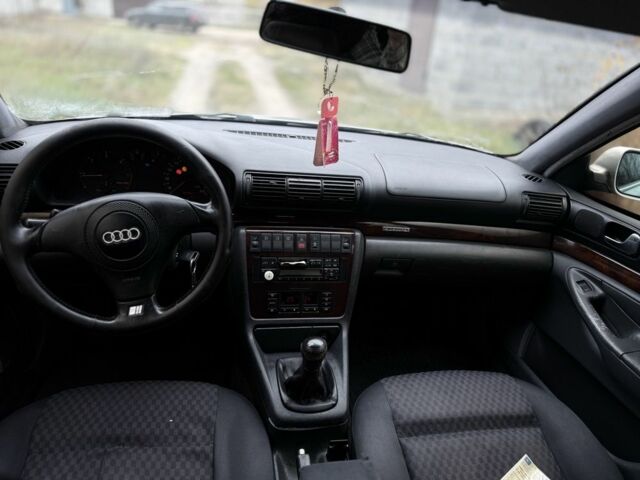 Сірий Ауді А4, об'ємом двигуна 2.5 л та пробігом 390 тис. км за 1350 $, фото 9 на Automoto.ua