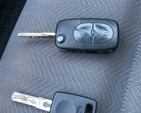 Серый Ауди А4, объемом двигателя 1.8 л и пробегом 411 тыс. км за 3200 $, фото 32 на Automoto.ua