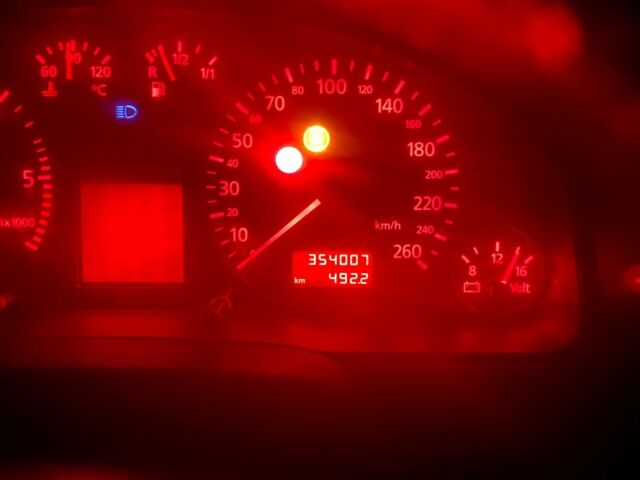 Серый Ауди А4, объемом двигателя 1.9 л и пробегом 354 тыс. км за 1850 $, фото 3 на Automoto.ua