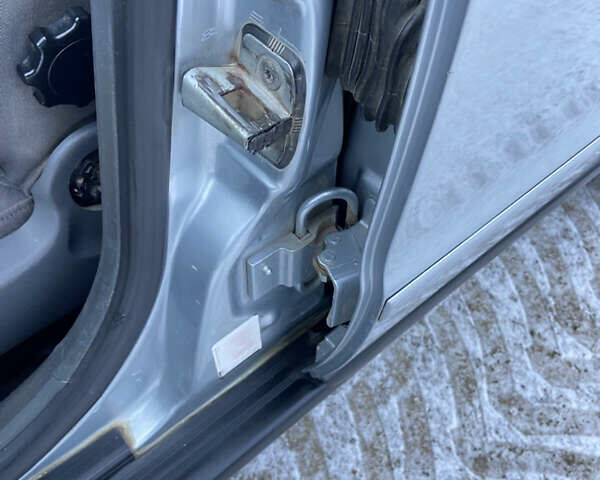 Серый Ауди А4, объемом двигателя 1.8 л и пробегом 411 тыс. км за 3200 $, фото 9 на Automoto.ua