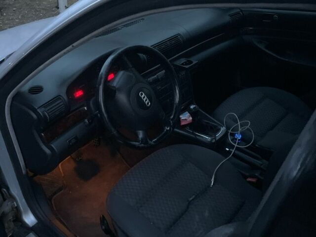 Серый Ауди А4, объемом двигателя 1.9 л и пробегом 370 тыс. км за 2600 $, фото 2 на Automoto.ua