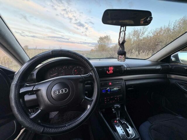 Ауді А4 1999 у Івано-Франківську на Automoto.ua Сірий Ауді А4, об'ємом двигуна 2.4 л та пробігом 295 тис. км за 1800 $, фото 5 на Automoto.ua