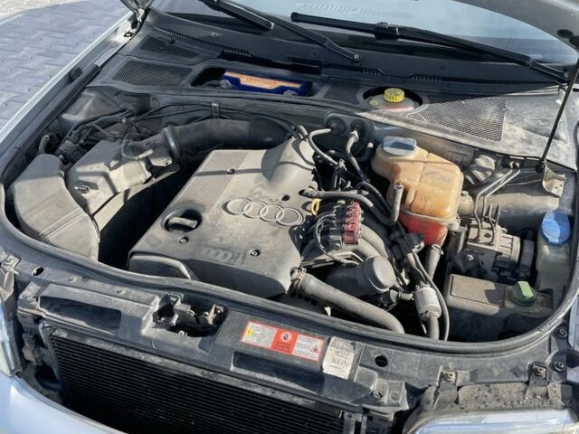 Серый Ауди А4, объемом двигателя 1.6 л и пробегом 376 тыс. км за 3900 $, фото 8 на Automoto.ua