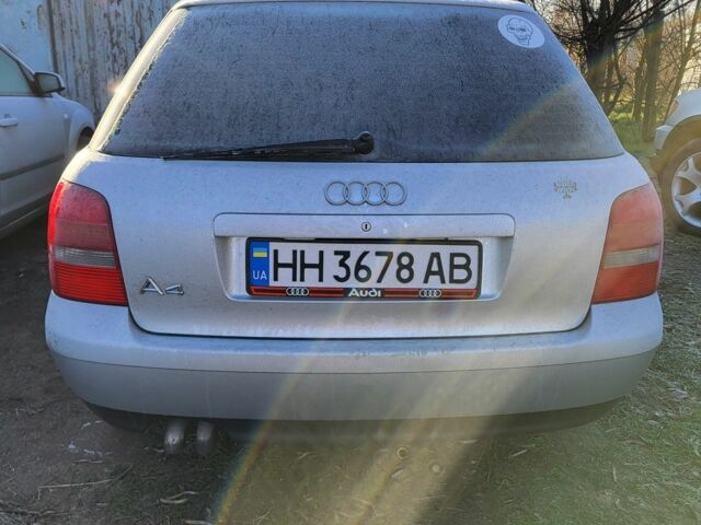 Серый Ауди А4, объемом двигателя 2.5 л и пробегом 474 тыс. км за 3650 $, фото 3 на Automoto.ua