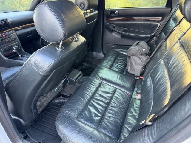Сірий Ауді А4, об'ємом двигуна 2.8 л та пробігом 212 тис. км за 2508 $, фото 8 на Automoto.ua