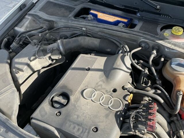 Серый Ауди А4, объемом двигателя 1.6 л и пробегом 376 тыс. км за 3900 $, фото 9 на Automoto.ua