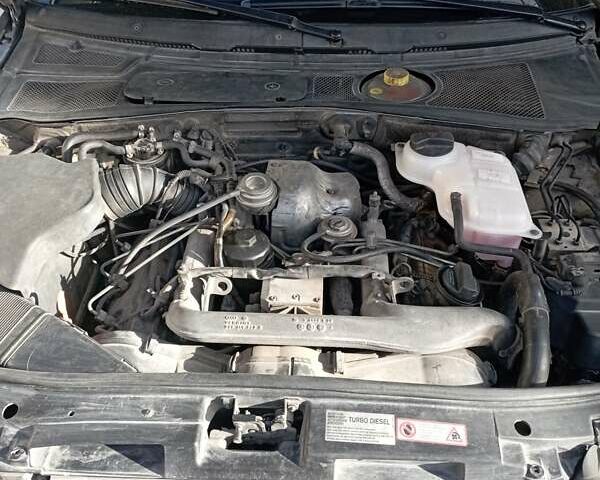 Сірий Ауді А4, об'ємом двигуна 2.5 л та пробігом 467 тис. км за 3800 $, фото 16 на Automoto.ua