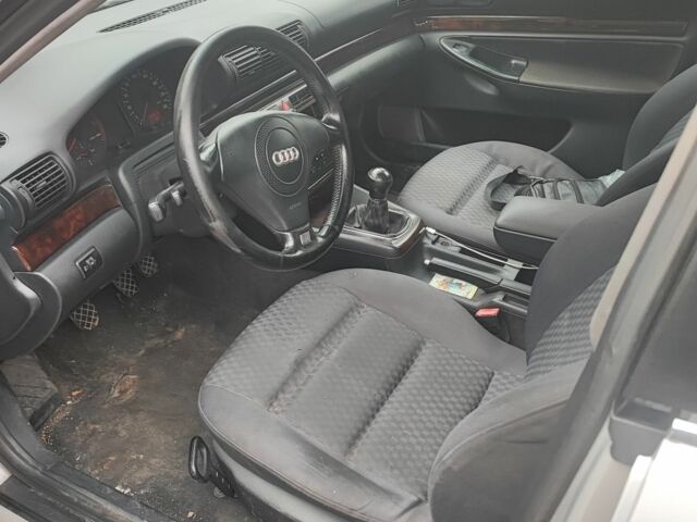 Серый Ауди А4, объемом двигателя 0 л и пробегом 111 тыс. км за 1700 $, фото 3 на Automoto.ua