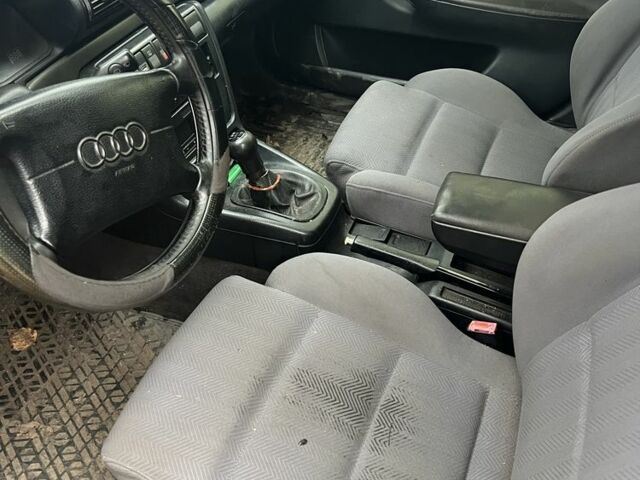 Серый Ауди А4, объемом двигателя 1.9 л и пробегом 516 тыс. км за 1000 $, фото 1 на Automoto.ua