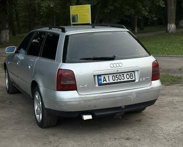 Серый Ауди А4, объемом двигателя 2.5 л и пробегом 300 тыс. км за 4000 $, фото 4 на Automoto.ua