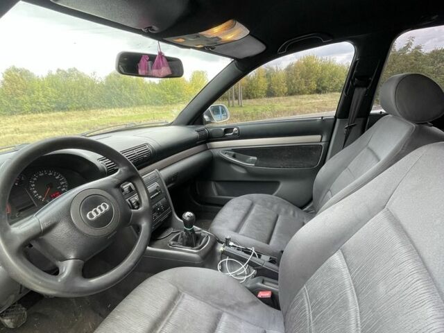 Серый Ауди А4, объемом двигателя 1.6 л и пробегом 376 тыс. км за 3900 $, фото 6 на Automoto.ua