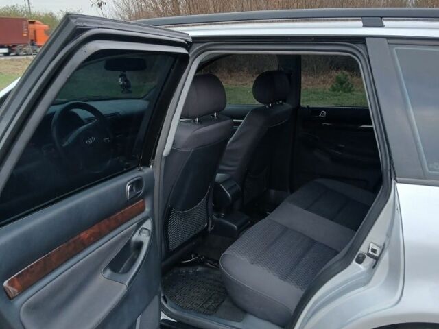 Серый Ауди А4, объемом двигателя 2.4 л и пробегом 344 тыс. км за 4500 $, фото 5 на Automoto.ua