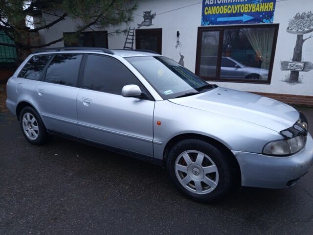 Сірий Ауді А4, об'ємом двигуна 0 л та пробігом 200 тис. км за 2250 $, фото 1 на Automoto.ua