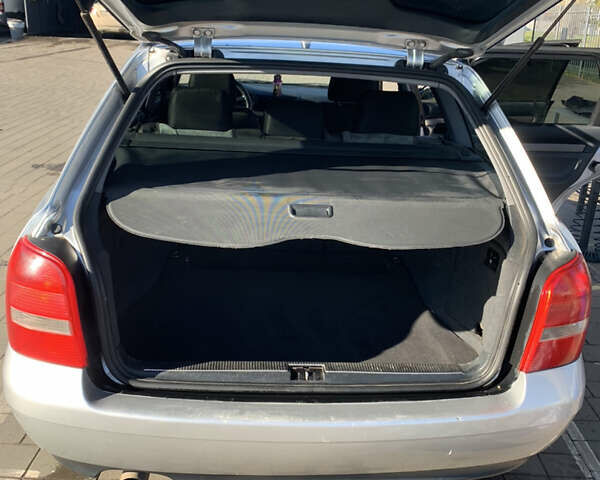 Серый Ауди А4, объемом двигателя 1.6 л и пробегом 260 тыс. км за 4200 $, фото 11 на Automoto.ua