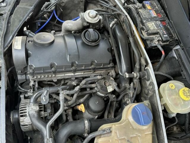 Сірий Ауді А4, об'ємом двигуна 1.9 л та пробігом 330 тис. км за 3400 $, фото 16 на Automoto.ua